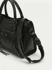 Carmela- Stylish Handbag with Spacious Interior & Minimalist Design