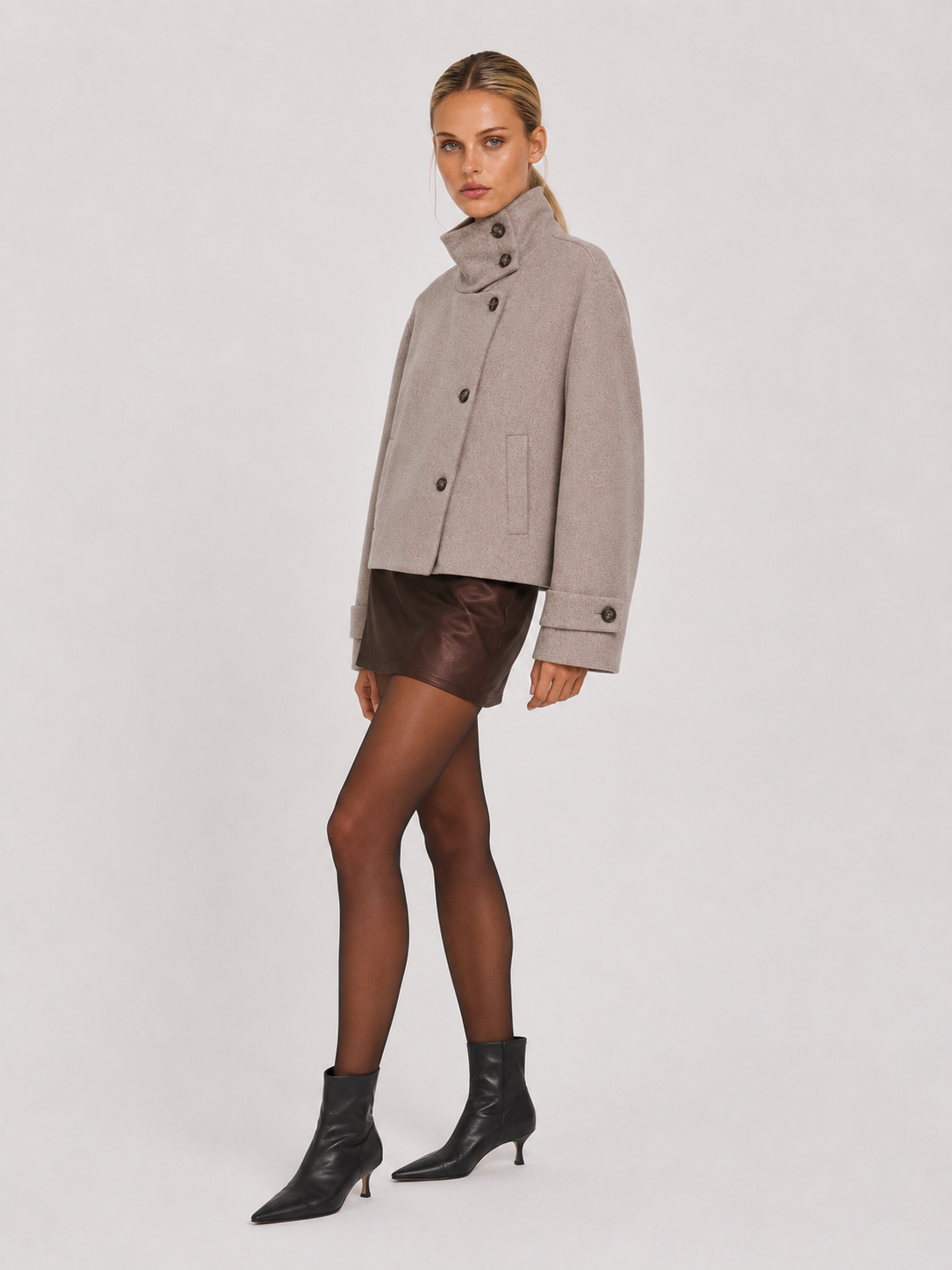 Angela | High-Neck Button Jacket