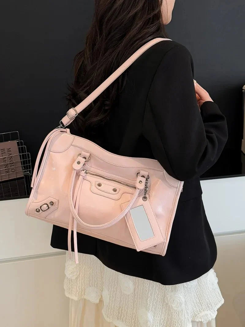 Carmela- Stylish Handbag with Spacious Interior & Minimalist Design